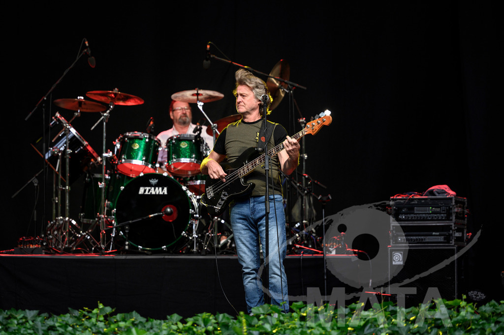 _DWI2377 | Craig Fletcher von John Lees' Barclay James Harvest live bei einem Konzert in Serenadenhof Nürnberg, 01.07.2023 - Realisiert mit Pictrs.com