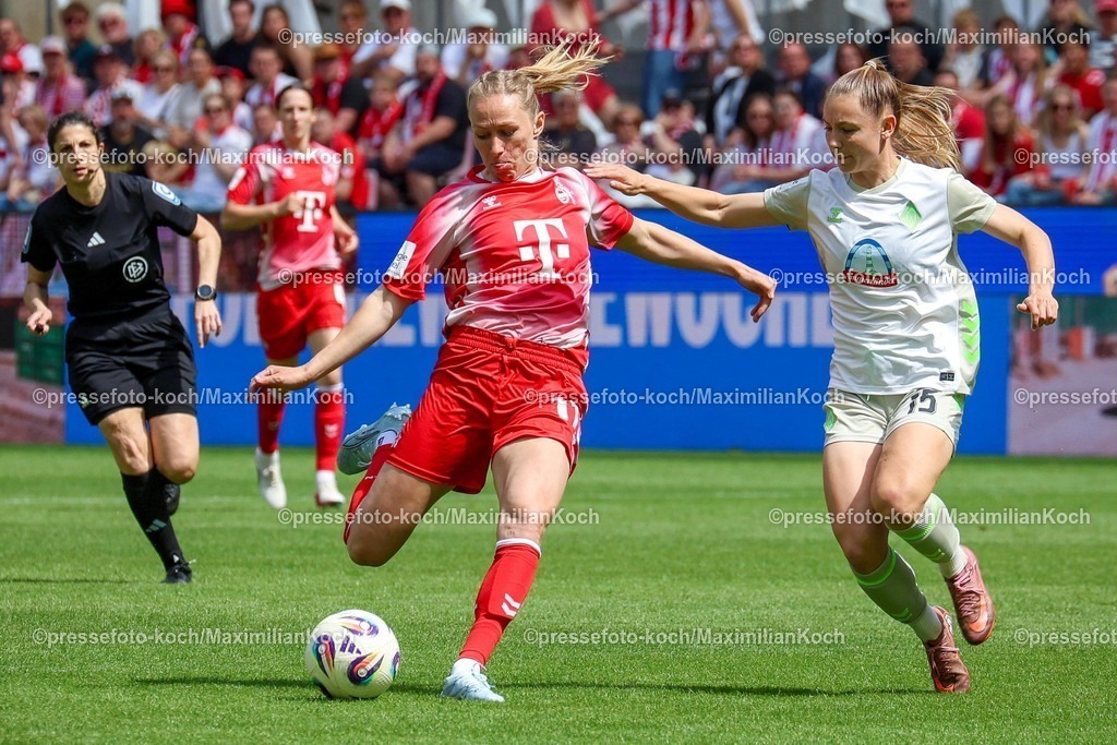 xsscx02052601034 | 02.05.2026, xsscx, Frauen Fussball, 1. FC Köln - Werder Bremen, 1. Fussball Bundesliga, 24. Spieltag, RheinEnergie-Stadion, Saison 2025 2026: Pauline Bremer (1. FC Köln #11) im Zweikampf gegen Michelle Weiß (Werder Bremen #15) DFB regulations prohibit any use of photographs as image sequences and or quasi-video. Photo: xSandraxScherningxPressefotoKochx