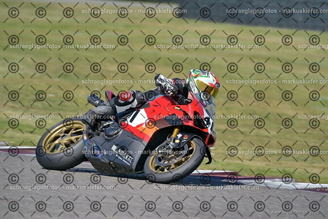 26BT02-0202 | markuskiefer.com - Realisiert mit Pictrs.com