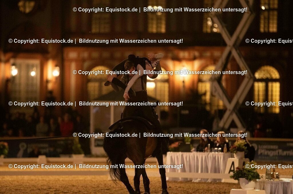 20230527_Voltigieren_NASPA_Flutlicht_1177 | equistock