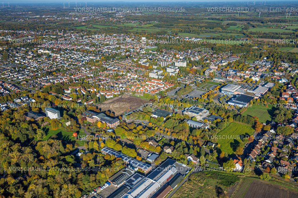 Hamm251001146 | Luftbild, Bauabschnitt der Grünen Umweltachse am Maxipark, Baustelle neben dem Freiherr-vom-Stein-Gymnasium, Eingangsbereich Maximilianpark mit Glaselefant, Uentrop, Hamm, Ruhrgebiet, Nordrhein-Westfalen, Deutschland