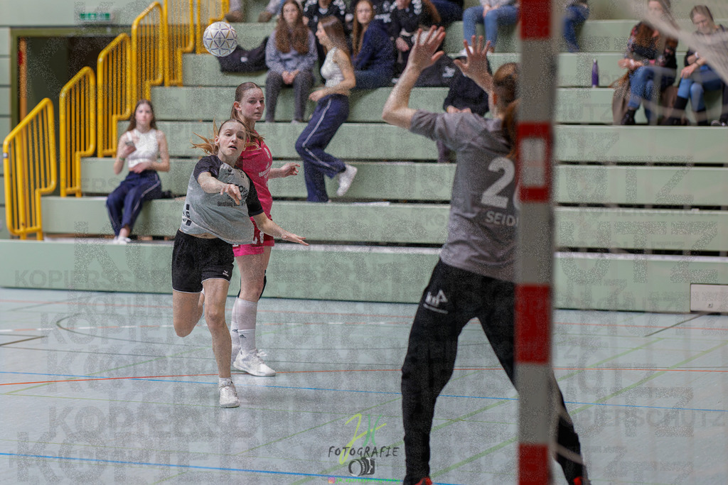 Hessenmeisterschaft wJC - Spiel um Platz 3; TuS Kriftel - SG Schenklengsfeld | Hessenmeisterschaft wJC - Spiel um Platz 3; TuS Kriftel - SG Schenklengsfeld am 22.03.2025 in Biedenkopf (Sporthalle Lahntalschule)Photo © 2025 - Jörg Heinrich - Realisiert mit Pictrs.com