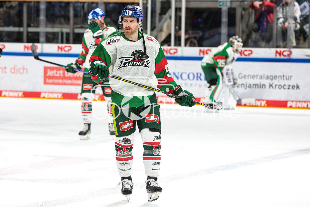 Nuernberg ICE Tigers - Augsburger Panther | David WARSOFSKY (AEV #55) beim warmup in Nuernberg