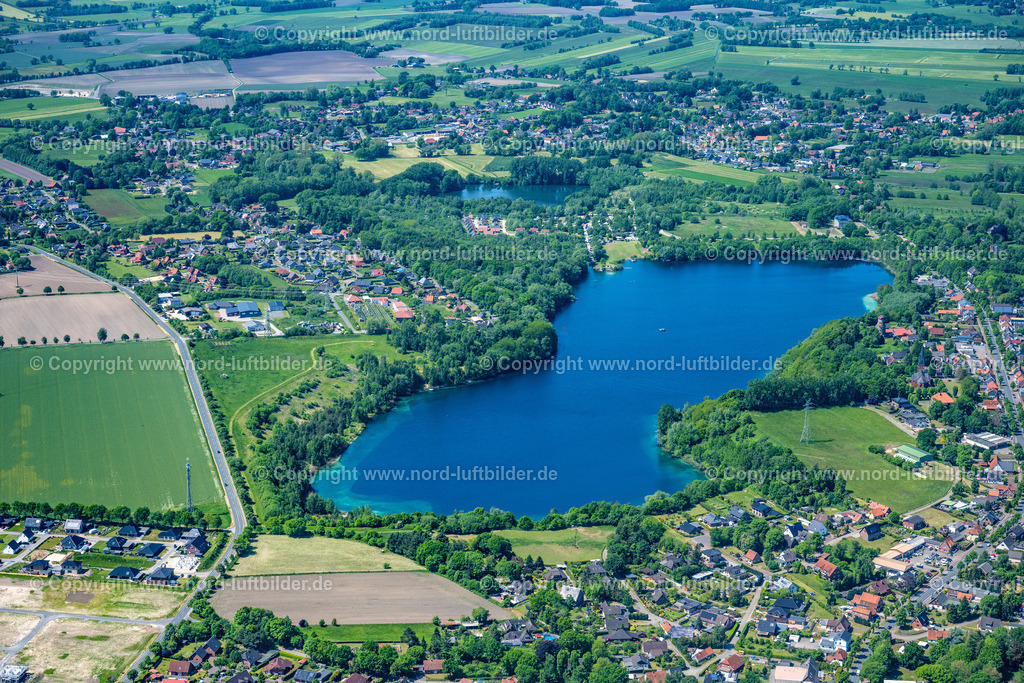 Hemmoor_Kreidesee_ELS_8433280523 | HEMMOOR 28.05.2023 Ortsansicht am Uferbereich " der Keidesee " Hotspot für Taucher in Deutschlandin Hemmoor im Bundesland Niedersachsen, Deutschland. Weiterführende Informationen bei: Tauchbasis Kreidesee GmbH & Co. KG. // Town view on the bank area "Keidesee" hotspot for divers in Germanyin Hemmoor in the state Lower Saxony, Germany. Further information at: Tauchbasis Kreidesee GmbH & Co. KG. Foto: Martin Elsen