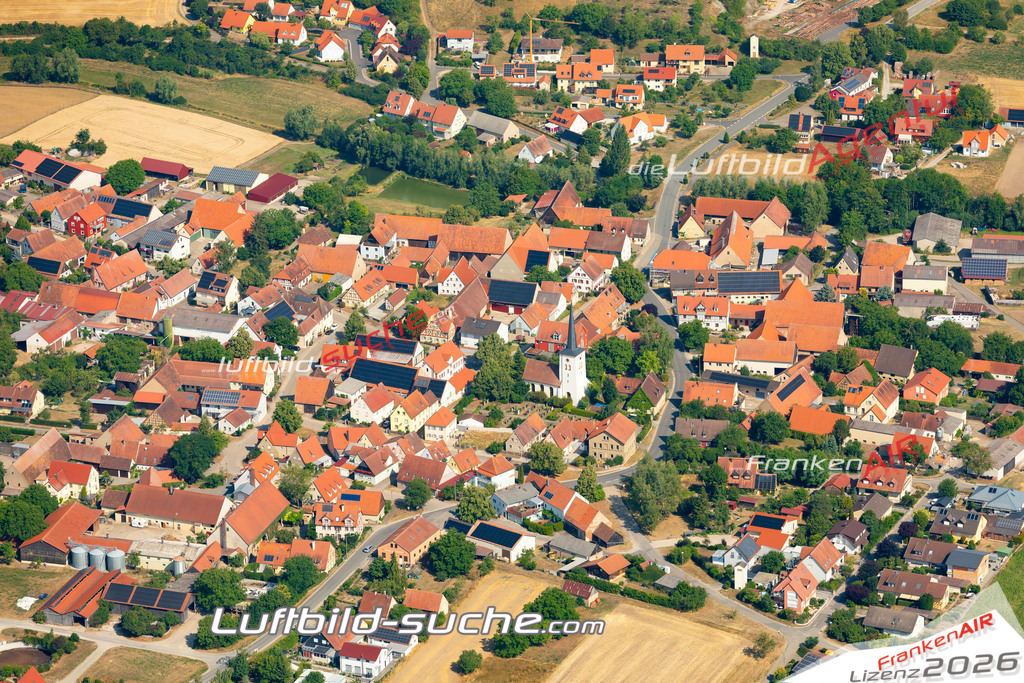 Das Luftbild zeigt : Hellmitzheim Iphofen - Die Luftaufnahme wurde 2023 vom UL-Flugzeug aus erstellt ( keine Drohne ) - Hochauflösende Luftaufnahme - Für grossformatige Ausdrucke geeignet. Die Geschenkidee !Mit Lizenz und Bildrechte bestellbar