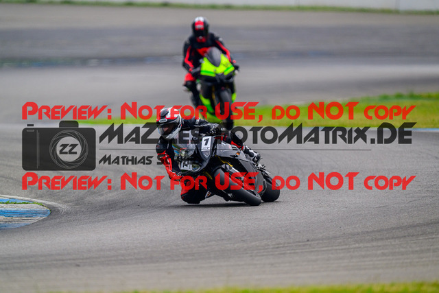 MaZZes_FotoMatrix_240521_6007705_3146 | WEISS