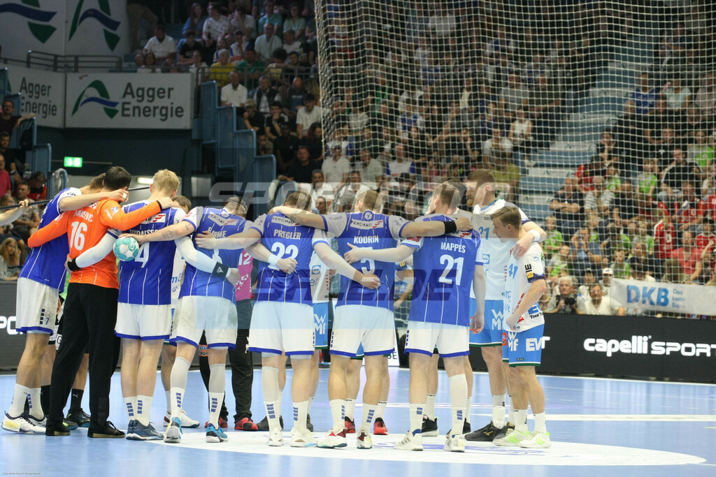 VFL Gummersbach -  FrischAuf Göppingen | Der VFL schwört sich ein - © Sportfoto-Sale (MK) - Realisiert mit Pictrs.com
