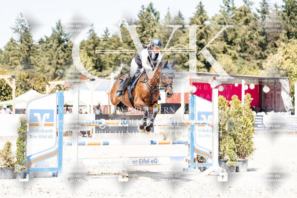 CK900747 | Turnierfotografie Pferdefotografie Trier Rheinland-Pfalz Pferdesport Reitsport Tierfotografie Sportfotografie Pferdevideo Pferdevideografie Equestrianvideography equestrianphotography  - Realisiert mit Pictrs.com
