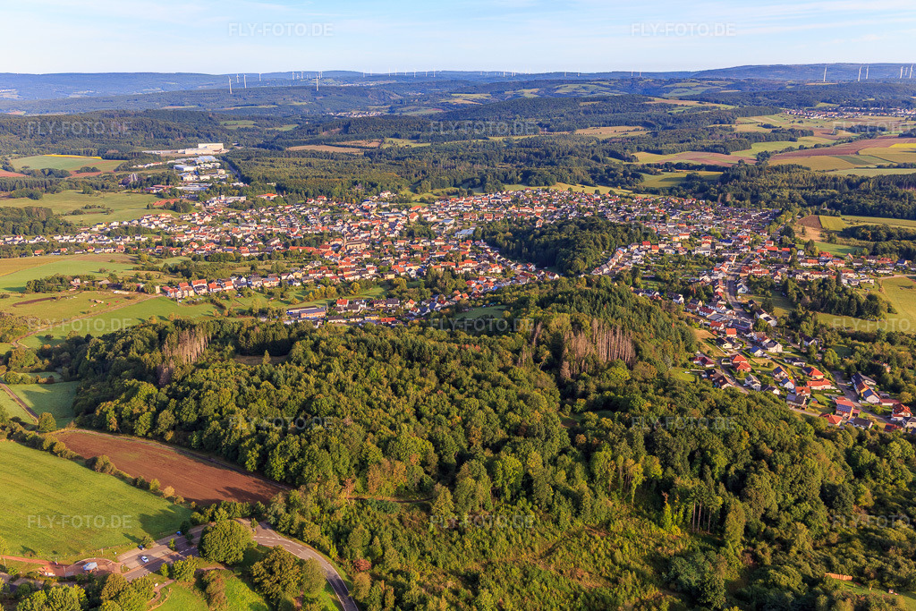 Luftbild: Ortsansicht von Süden im Ortsteil Theley in Tholey im Bundesland Saarland in Deutschland. Foto: IMG_149688.jpg vom 06.09.2025 durch Werner Riehm/FLY-FOTO.de