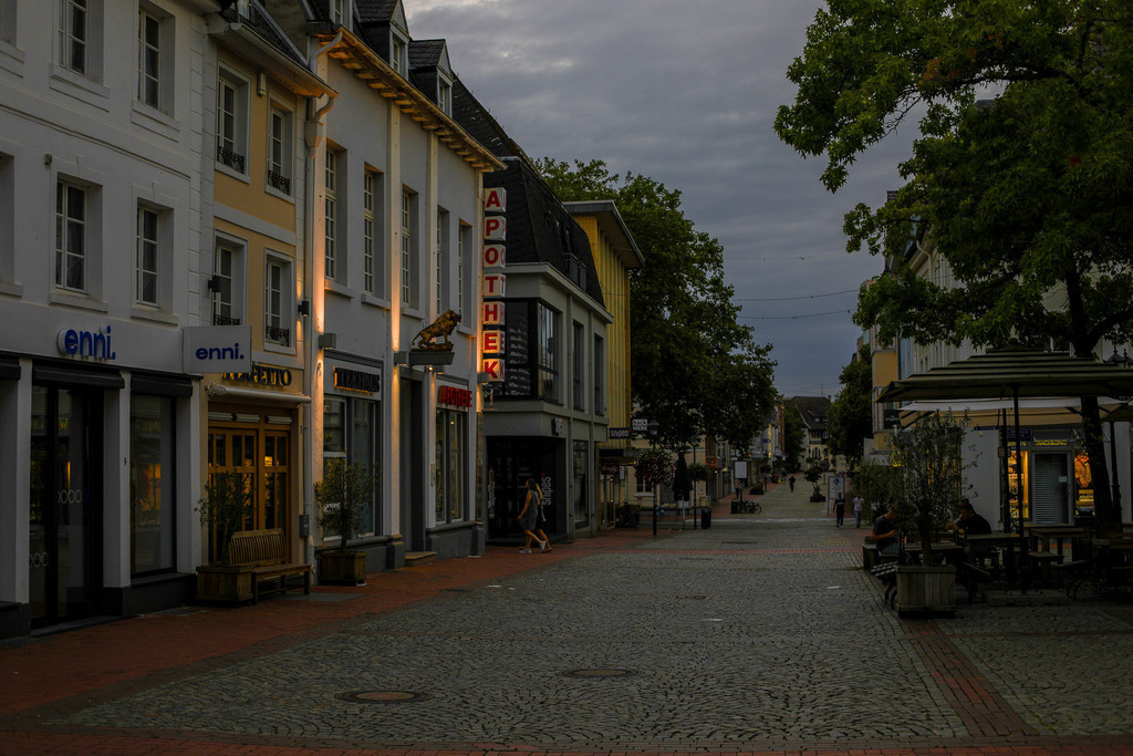 Moers_Stadtrundgang_070825_36 | Bildergalerie von Sport-Ereignissen aber auch von weiteren spannenden Dingen - nicht nur vom Niederrhein. In Anlehnung an den bekannten Spruch von Hanns Dieter Hüsch heißt das Motto: "Niederrhein ist überall".  - Realisiert mit Pictrs.com