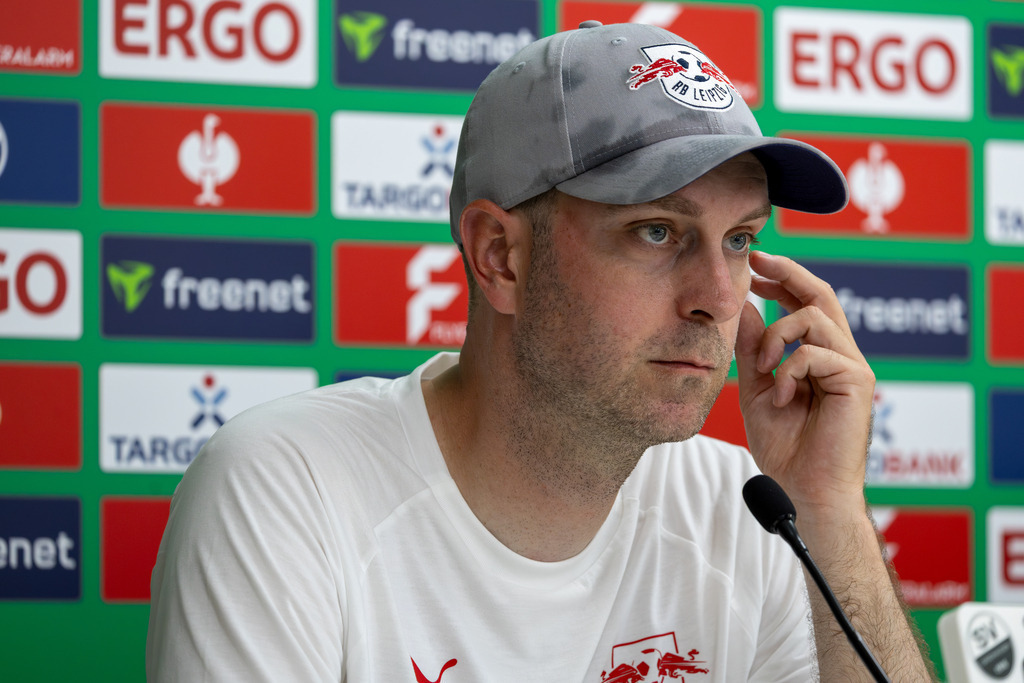 SV Sandhausen gegen RB Leipzig (DFB-Pokal, 1. Runde)***Trainer Ole Werner (Leipzig) bei der Pressekonferenz | SV Sandhausen gegen RB Leipzig (DFB-Pokal, 1. Runde)***Trainer Ole Werner (Leipzig) bei der Pressekonferenz - Realisiert mit Pictrs.com