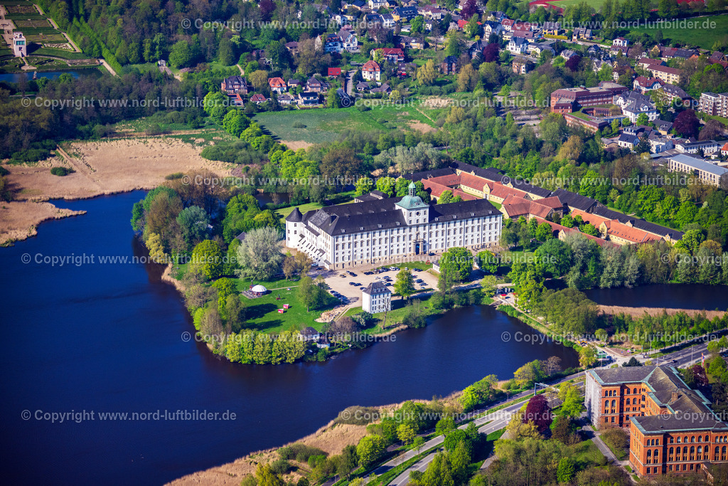 Schleswig_Schloss_Gottdorf_Landes_Museum_ELS_0729010524 | SCHLESWIG 01.05.2024 Burganlage des Schloß Gottorf im Ortsteil Annettenhöh in Schleswig im Bundesland Schleswig-Holstein. Das Schloss ist eines der wichtigsten Kulturzentren des Landes und Sitz von zwei Landesmuseen. // Castle of Schloss Gottorf in the district Annettenhoeh in Schleswig in the state Schleswig-Holstein. Foto: Martin Elsen