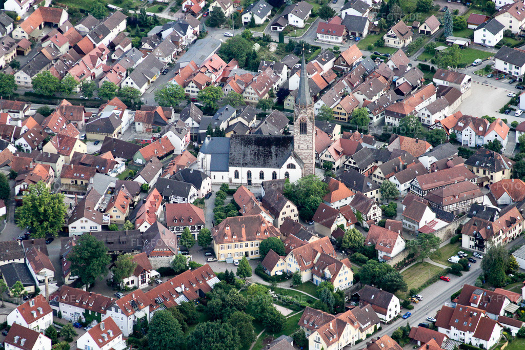 Luftbild: St. Jacobus im Ortsteil Steinbach in Baden-Baden im Bundesland Baden-Württemberg in Deutschland. Foto: IMG_18820.jpg vom 03.06.2009 durch Werner Riehm/FLY-FOTO.de