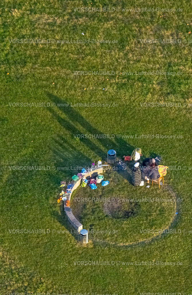Hamm231101948 | Luftbild, Picknick auf einer Wiese im Lippepark, Stadtbezirk Herringen, Hamm, Ruhrgebiet, Nordrhein-Westfalen, Deutschland