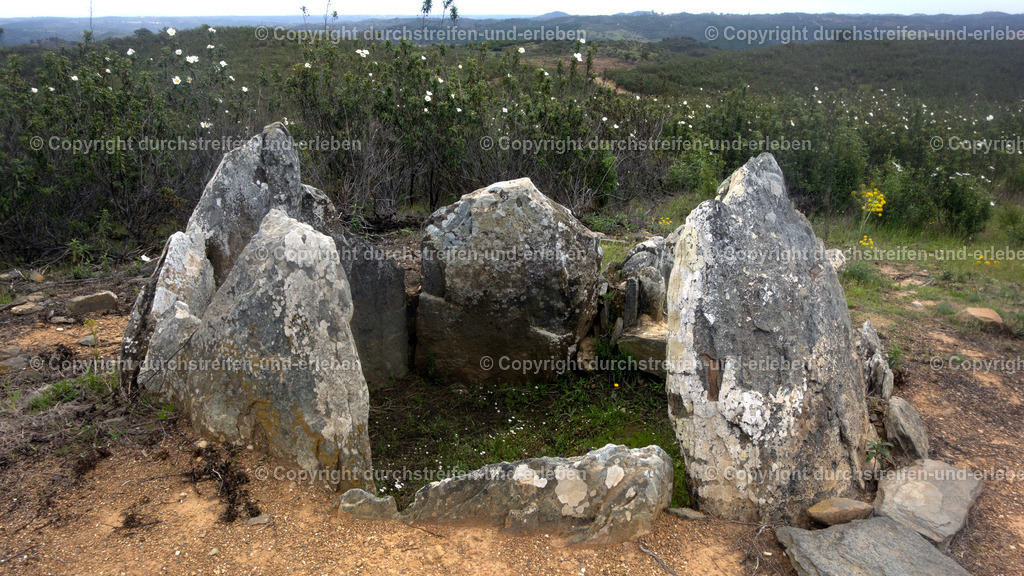 Megalithgrab Anta da Masmorra, Mealha, Algarve | Megalithgrab Anta da Masmorra, Mealha, Algarve - Realisiert mit Pictrs.com