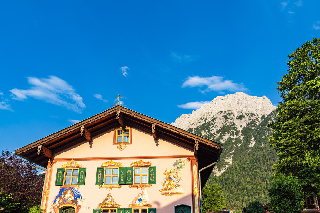 Haus mit Lüftlmalerei in Mittenwald | Haus mit Lüftlmalerei in Mittenwald.
