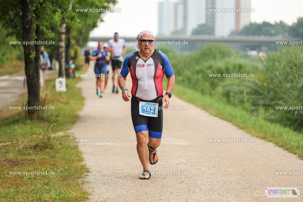 LUR_1923 | 34. M-net Erlanger Triathlon 2025 #erlangertriathlon  #mnettriathlon2025 #mnettriathlon #team #olympischedistanz #mitteldistanz #triathlon #maindonaukanal  #erlangertriathlon2025 #yourpictrs #tv1848 #tv1848erlangen  #triathlonbayern #sportinerlangen #demsportverbunden #sportshot_your_pictrs Copyright: www.sportshot.de