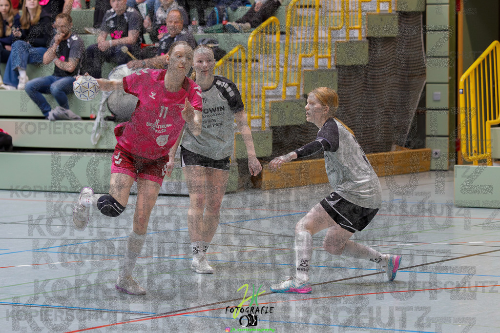 Hessenmeisterschaft wJC - Spiel um Platz 3; TuS Kriftel - SG Schenklengsfeld | Hessenmeisterschaft wJC - Spiel um Platz 3; TuS Kriftel - SG Schenklengsfeld am 22.03.2025 in Biedenkopf (Sporthalle Lahntalschule)Photo © 2025 - Jörg Heinrich - Realisiert mit Pictrs.com