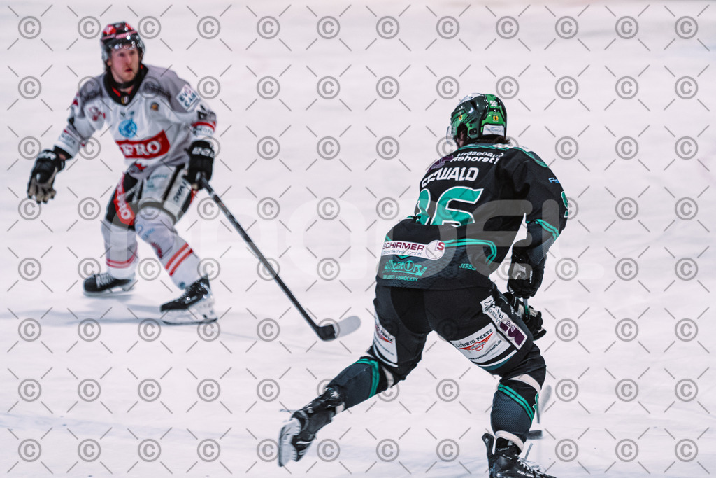 Alligators_vs_Memmingen_05_12_2025-097 | Höchstadt Alligators Fotogalerie: Eishockey-Action aus Franken. Professionelle Spielfotos, Portraits & Stadionbilder zum Download. Jetzt entdecken! - Realisiert mit Pictrs.com