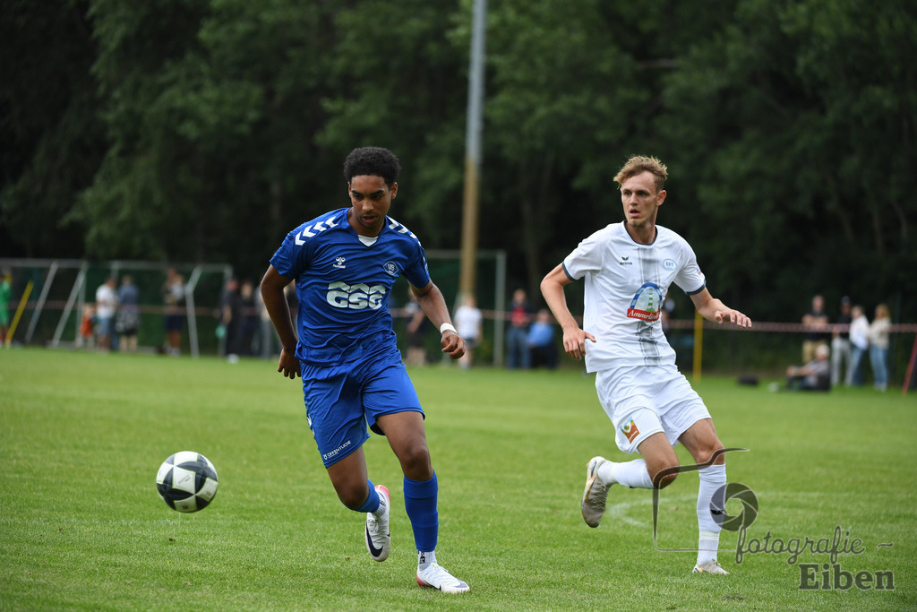 Sport-Duwe Cup | Sport-Duwe Cup Oldenburg; SSV Jeddenloh (weiß)-VFB Oldenburg (blau) am 05.07.2025 in Oldenburg (Sportanlage TuS Eversten), Photo: Philip Eiben 2025 - Realisiert mit Pictrs.com