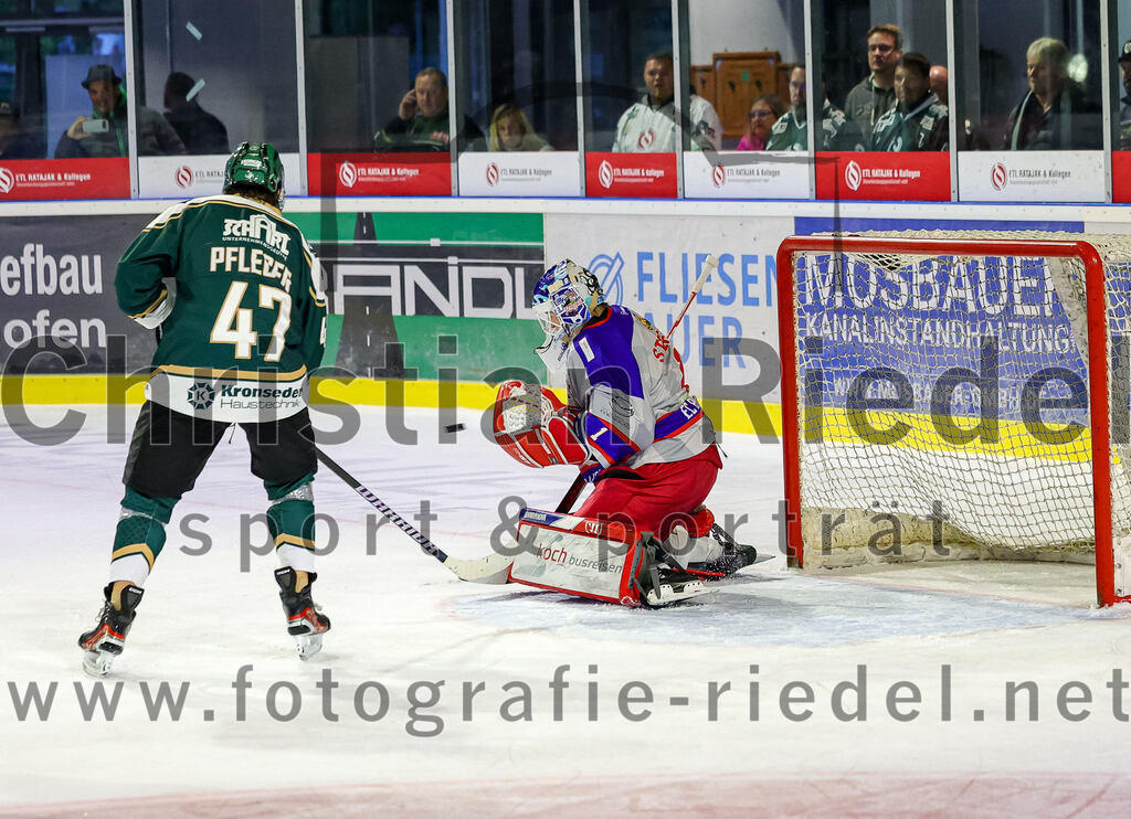 2025-09-14_124_TSV_Erding_gegen_EC_Peiting | Erding, Deutschland, 14.09.2025:Eishockey, Oberliga Süd 2025 / 2026, Testspiel, TSV Erding gegen EC Peiting, Endergebnis: 2:3Foto: Christian Riedel / fotografie-riedel.net