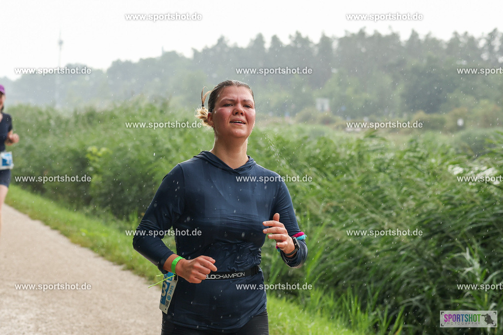 LUR_1354 | 34. M-net Erlanger Triathlon 2025 #erlangertriathlon  #mnettriathlon2025 #mnettriathlon #team #olympischedistanz #mitteldistanz #triathlon #maindonaukanal  #erlangertriathlon2025 #yourpictrs #tv1848 #tv1848erlangen  #triathlonbayern #sportinerlangen #demsportverbunden #sportshot_your_pictrs Copyright: www.sportshot.de