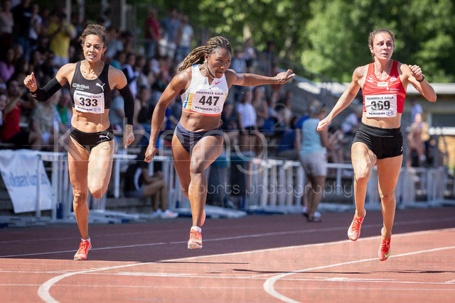 B&amp;S Kurpfalz Gala; Weinheim, 23.05.2026 | WEINHEIM, GERMANY - MAY 24: Viola John (GER/LG Brillux Münster), Chelsea Kadiri (GER/Sprintteam Wetzlar) and Jessica Roos (GER/LG Rhein-Wied) in the 100m final during the B&amp;S Kurpfalz Gala am 23.05.2026 at the  Sepp-Herberger-Stadium in Weinheim (Baden-Wuerttemberg / Germany).