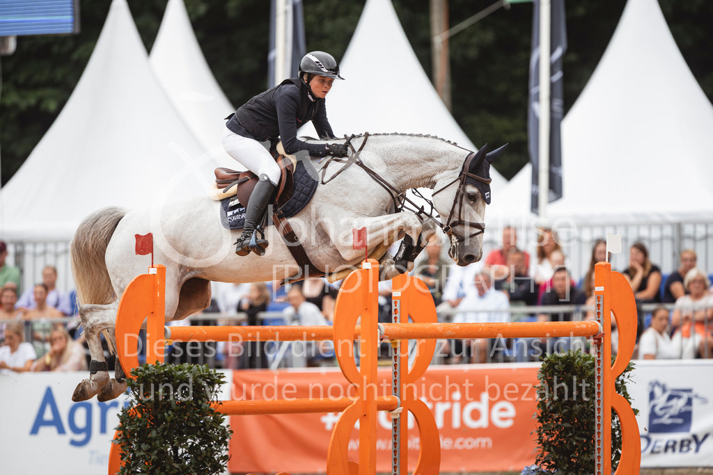 240906_BuCha_GP-626 | Deine schönsten Turniermomente als professionelle Fotos! Entdecke hochwertige Pferdesport-Fotografie im Online-Shop. Jetzt Fotos finden & bestellen!