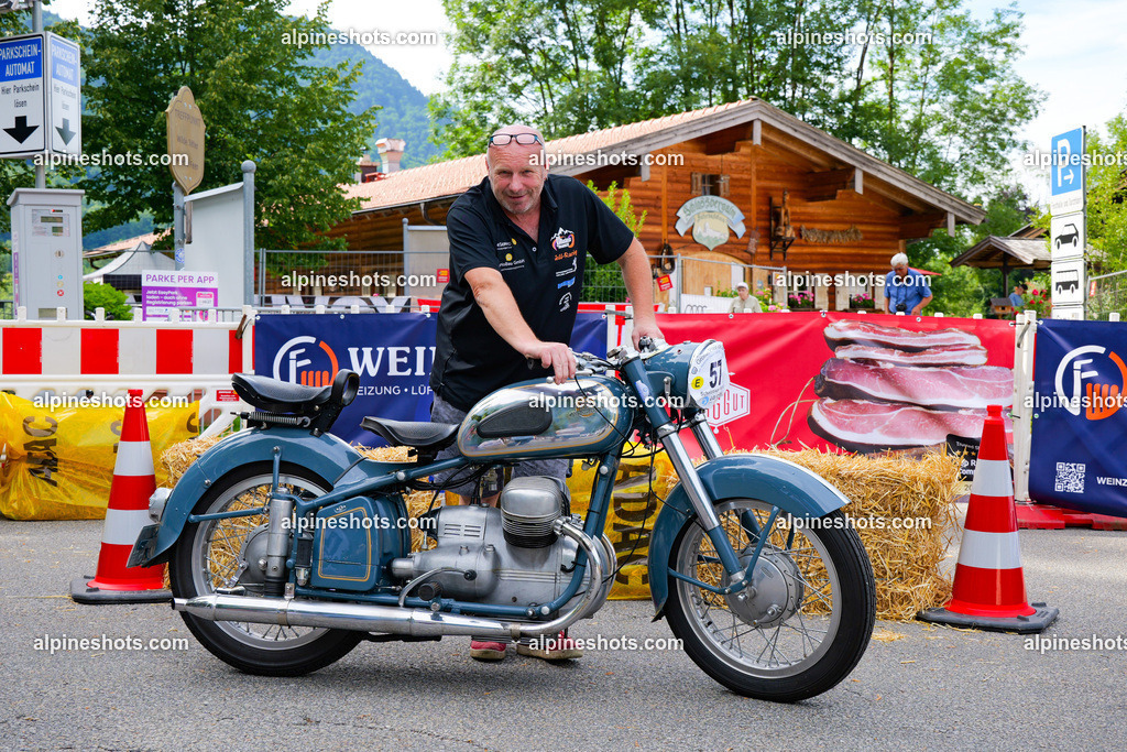 P1014596 | Erleben Sie atemberaubende, hochqualitative Fotos Ihrer Fahrt entlang der malerischen Alpenstraßen. Besuchen Sie alpineshots.com, um professionelle Aufnahmen Ihrer unvergesslichen Reise zu finden und zu kaufen - Realisiert mit Pictrs.com