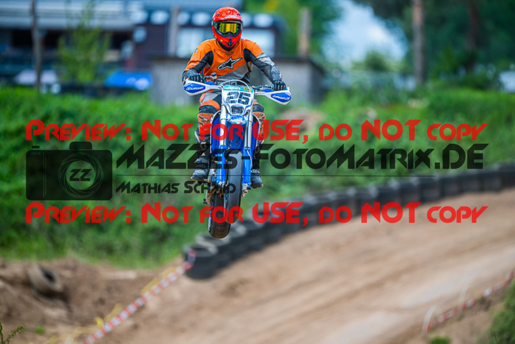 MaZZes_FotoMatrix_220528_9287 | Fotograf Mathias Schmid
Sportfotograf,
Eventfotograf,
Hochzeitsfotograf,
Portraitfotograf