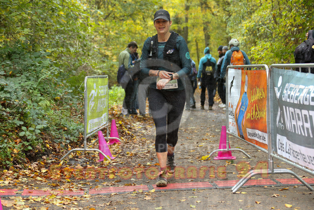 251026_1337_EX1_3786 | Sportfotografie im Rhein-Sieg Kreis, Köln, Bonn, NRW, Rheinland Pfalz, Hessen, etc. Unser Tätigkeitsfeld umfasst den Laufsport vom Volkslauf über den Marathon, Duathlon, Triathon bis zum Ultralauf wie Kölnpfad Ultra oder Schindertrail.