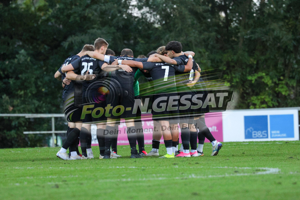 Bünder SV - BV Stift Quernhei | Auf dem Bild zu sehen: schwarz BV Stift QuernheimBünder SV, BV Stift Quernheim, Saison 26/27, Kreispokal, Achtelfinale - Realisiert mit Pictrs.com