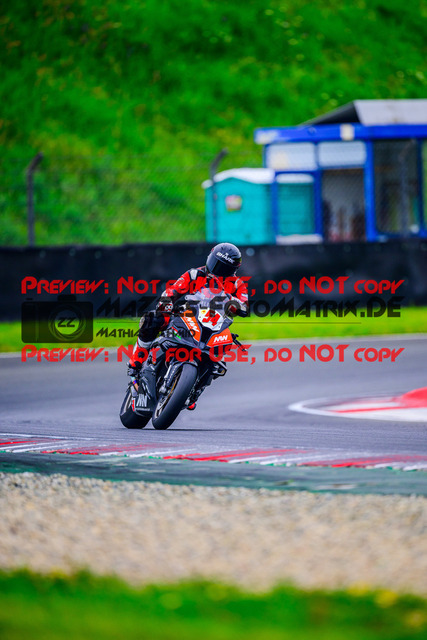 MaZZes_FotoMatrix_240602_6007705_5747 | STK