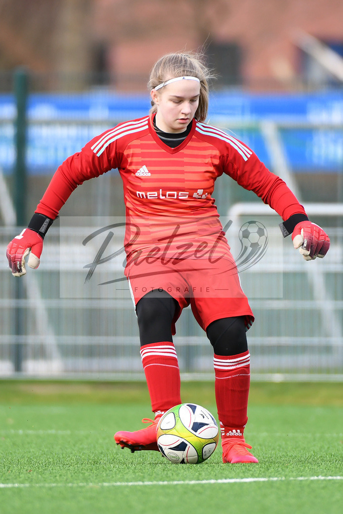 LENGRE20200229_0086 | Fussball, C-Juniorinnen:   bei dem Testspiel zwischen SC Preussen Lengerich und TSG 07 Burg Gretesch im Windmoeller &amp; Hoelscher Stadion am 29.02.2020 in Lengerich, Deutschland. - Realisiert mit Pictrs.com