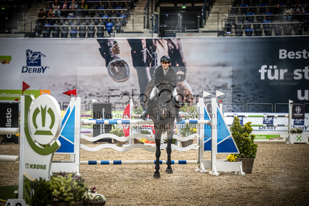 DOS_2725 | Entdecke hochwertige Reitturnierfotos von Foto Oger. Professionell, emotional und authentisch – jetzt Lieblingsmomente im Shop bestellen. - Realisiert mit Pictrs.com