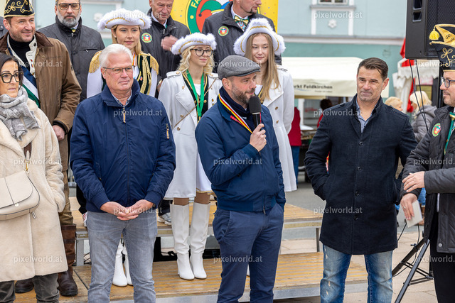 Faschingswecken am Hauptplatz | Bildershop von pixelworld.at - Realisiert mit Pictrs.com