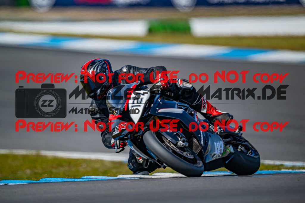 MaZZes_Fotomatrix_20260406_6007705_2436 | WEISS