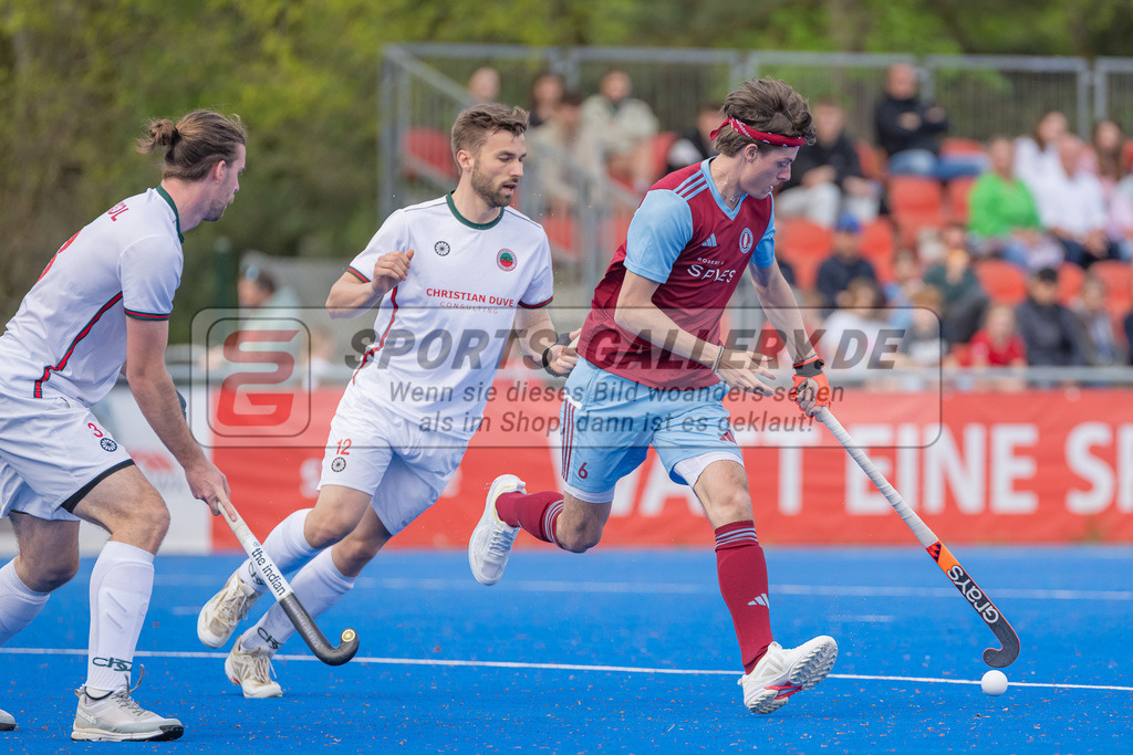 HK_20240414_100469 | 1. Bundesliga Hockey Herren Crefelder HTC - UHC Hamburg am 14.4.2024 CHTC, Krefeld , Kossol Timo ( Crefelder HTC #3 ) , Jansen Phillip ( Crefelder HTC #12 ) , Julius Hayner ( Crefelder HTC #6 )