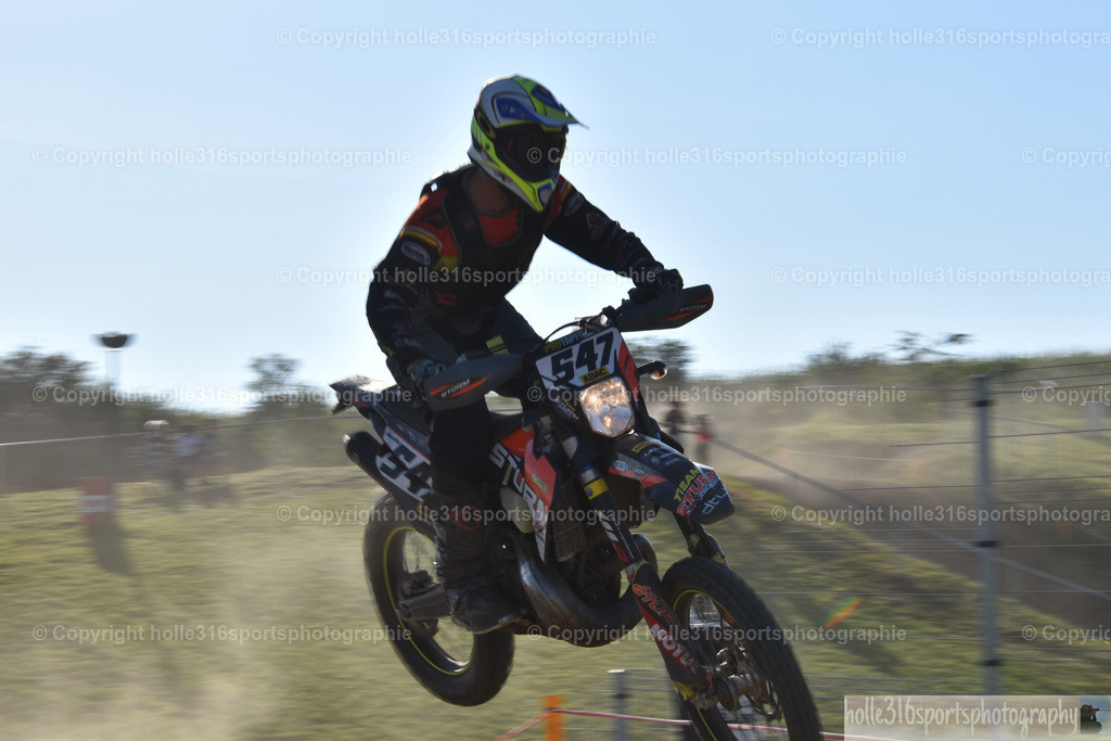 DSC_0561 | Sportfotografie , Motorsport, Motoross, Reitsport, Mointainbike, Enduro,
Landschaft , Outdoor, Eventfotografie, Landschaft, Bilder online bestellen - Realisiert mit Pictrs.com