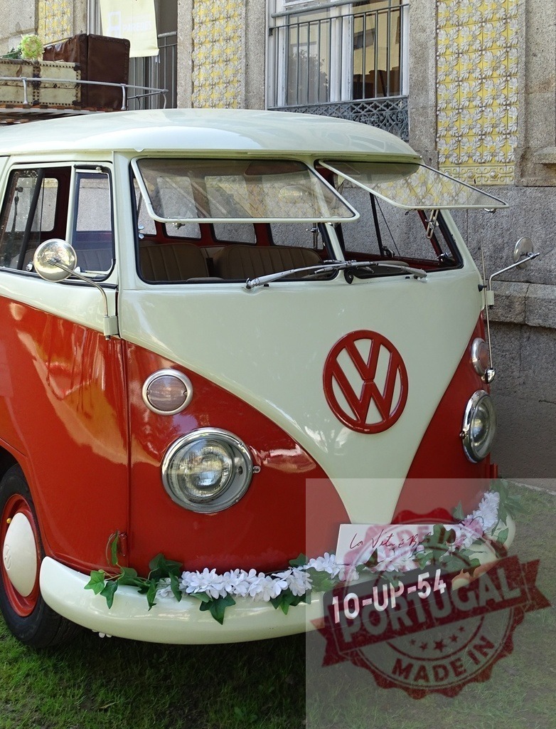 Volkswagen T1 Bus decorated for a wedding | Classic Volkswagen T1 camper van decorated with flowers and ivy for a special event - Realisiert mit Pictrs.com