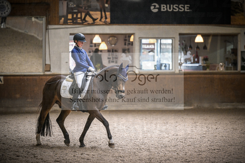 DOS_1372 | Entdecke hochwertige Reitturnierfotos von Foto Oger. Professionell, emotional und authentisch – jetzt Lieblingsmomente im Shop bestellen.Deutschlandweite Turnierfotografie. - Realisiert mit Pictrs.com