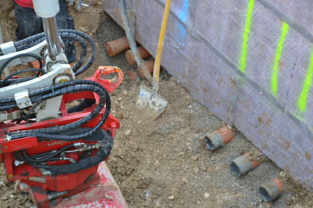bib-lg02-erdarbeiten-0198 | Nach LV-Leistungsgruppen sortierte Detailfotos über den Bau eines Hauses. Alle Hausbau-Bilder direkt vom Urheber und Autor der Website Haus-Selber-Bauen.com