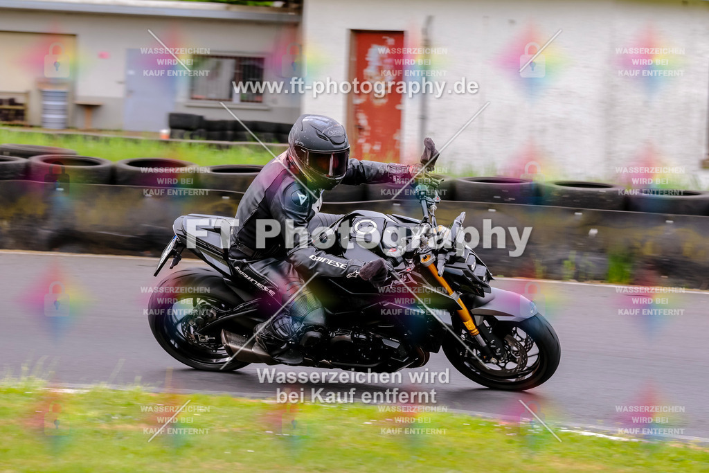 MotoTeamVBK-20551 | Hier findet Ihr Bilder von Touristenfahrten auf der Nürburgring Nordschleife oder von anderen Veranstaltungen die ich besucht habe. Viel Spass beim Durch Schauen 