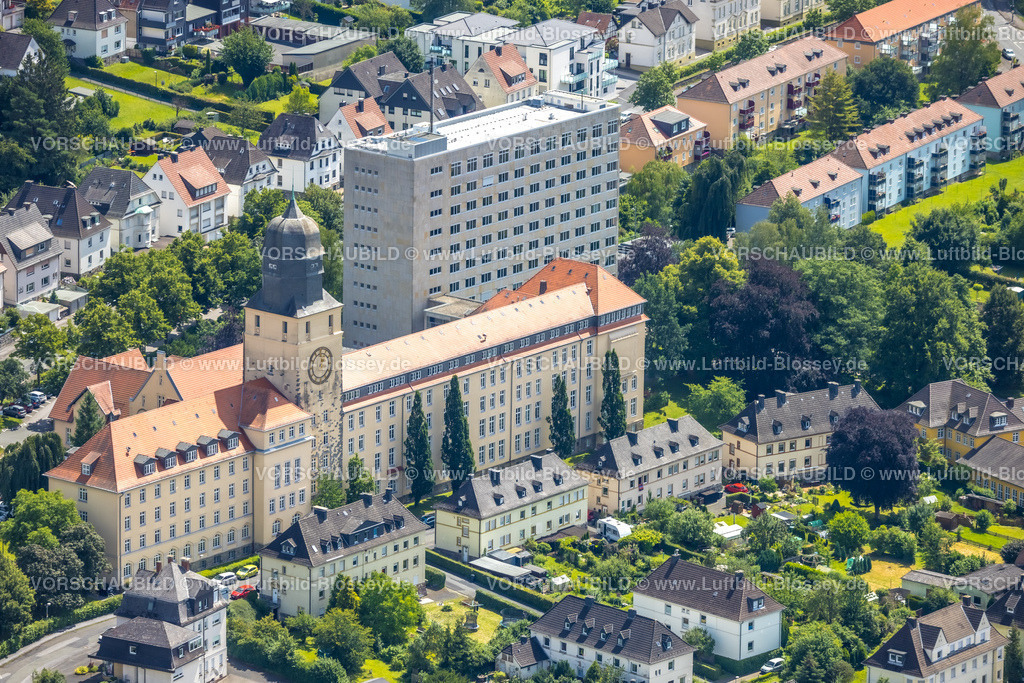 Arnsberg240708013 | Luftbild, Gebäude der Bezirksregierung Arnsberg, Mehrfamilienhäuser, Arnsberg, Sauerland, Nordrhein-Westfalen, Deutschland