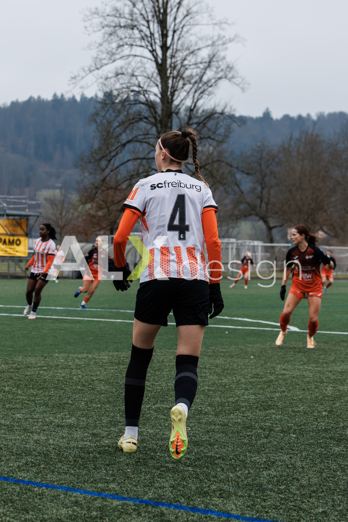 Fußball I Frauen I Saison 2025-2026 I Freundschaftsspiel I FC Aarau Frauen - SC Freiburg U20 I 24.01.2026 | 4 Laura Ernst (SC Freiburg U20) – Abwehr - Realisiert mit Pictrs.com