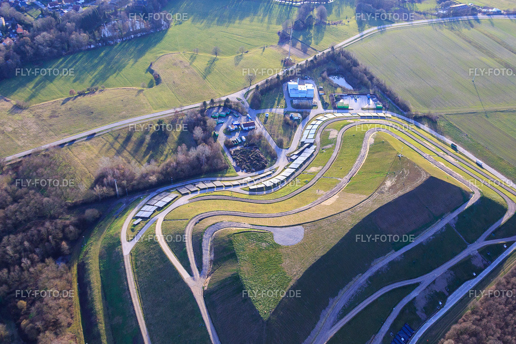 Kreismülldeponie https://www.abfallwirtschaft-germersheim.de/wir-nehmen-an/wertstoffhof-berg.html | Luftbild: Kreismülldeponie https://www.abfallwirtschaft-germersheim.de/wir-nehmen-an/wertstoffhof-berg.html in Berg im Bundesland Rheinland-Pfalz in Deutschland. Foto: IMG_085972.jpg vom 06.02.2016 durch Werner Riehm/FLY-FOTO.de - Realisiert mit Pictrs.com