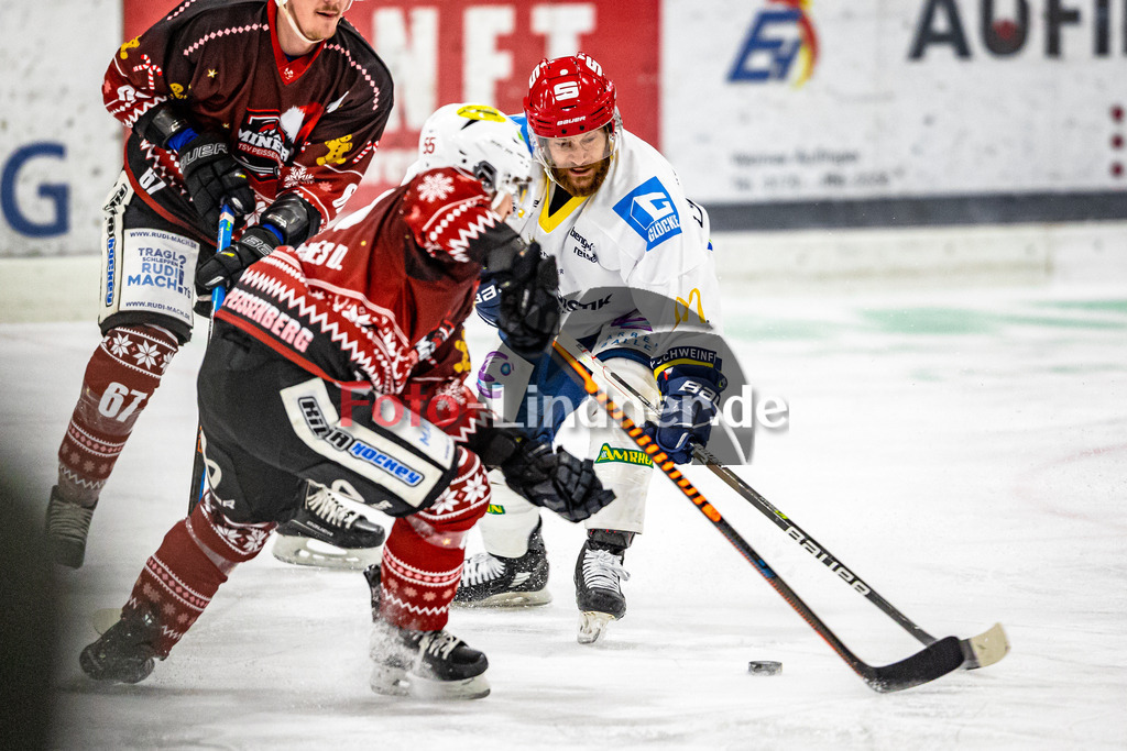 Bayernliga Eishockey, TSV Peißenberg Miners gegen den ERV Schweinfurt am 11.12.22 in Peißenberg | Bayernliga Eishockey, TSV Peißenberg Miners gegen den ERV Schweinfurt am 11.12.22 in Peißenberg