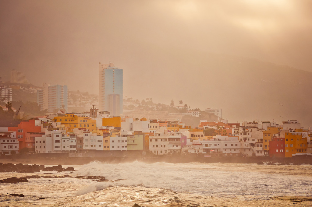 Puerto de la Cruz, Teneriffa | Online Shop für Christen: Christliche Poster XXL, Plakate, Wandbilder als Leinwand & christliche Postkarten, Kalender, Sticker & Lizenzen zum Download. Die Kunstwerke im christliche Geschenke Shop zeigen die Jahreslosung 2025, Gott, Jesus & mehr.