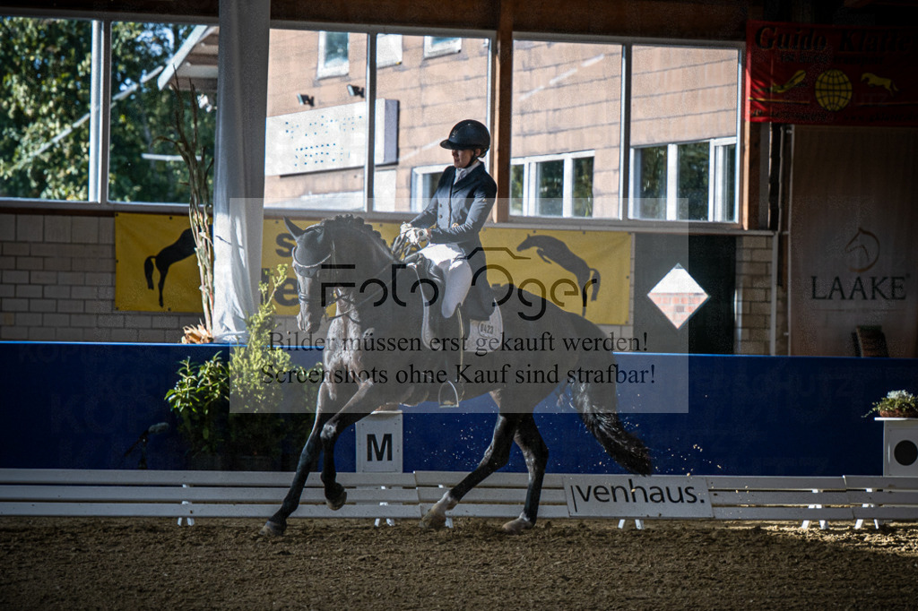 DOS_4679 | Entdecke hochwertige Reitturnierfotos von Foto Oger. Professionell, emotional und authentisch – jetzt Lieblingsmomente im Shop bestellen.Deutschlandweite Turnierfotografie. - Realisiert mit Pictrs.com