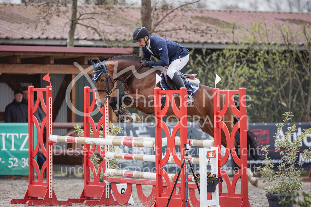 230411_Mühlen_03SprPf-L-413 | Deine schönsten Turniermomente als professionelle Fotos! Entdecke hochwertige Pferdesport-Fotografie im Online-Shop. Jetzt Fotos finden & bestellen!
